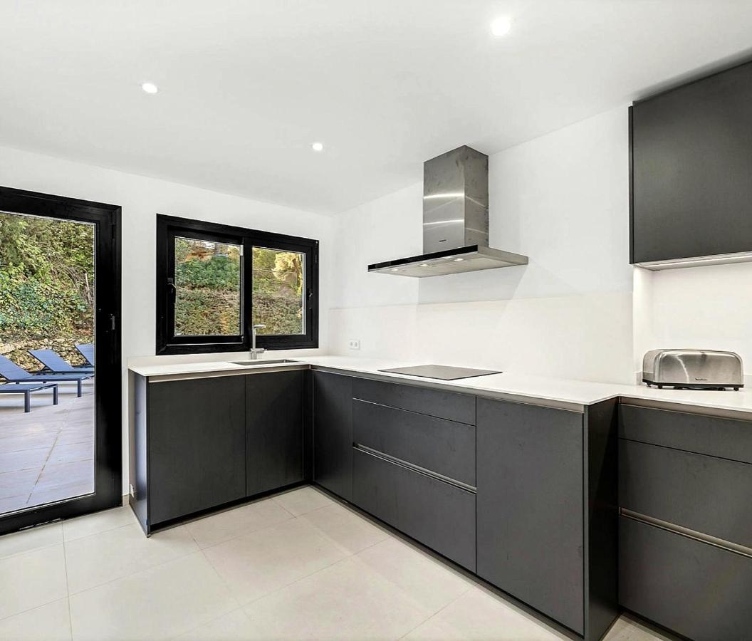 4 Bdrms Charming 3 Palms In Elviria, Sea Views! Pousada *