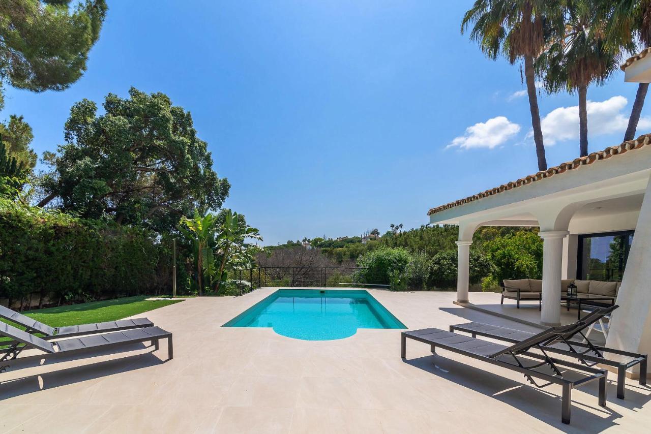4 Bdrms Charming 3 Palms In Elviria, Sea Views! Villa Marbella