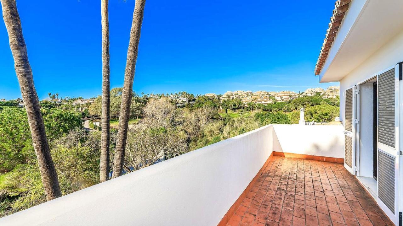 Villa 4 Bdrms Charming 3 Palms In Elviria, Sea Views!