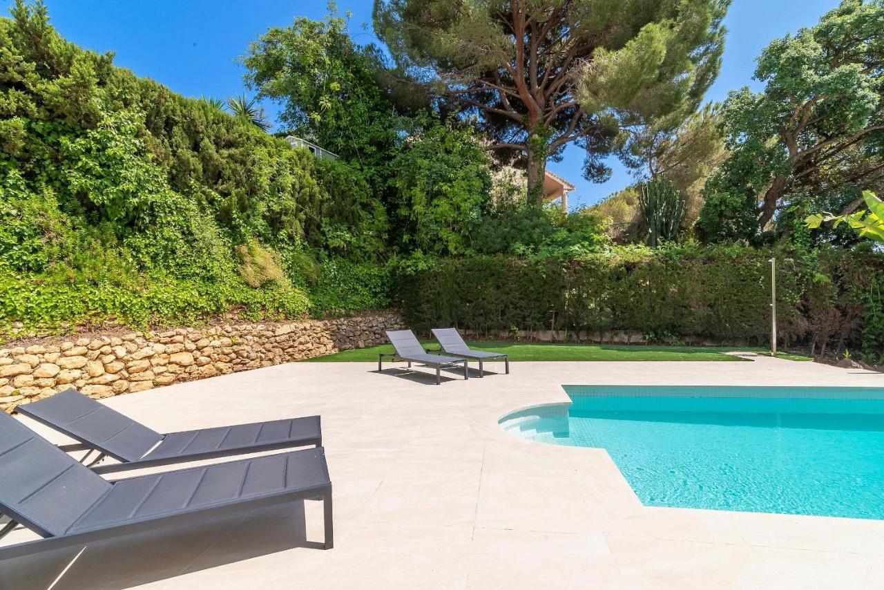 4 Bdrms Charming 3 Palms In Elviria, Sea Views! Villa