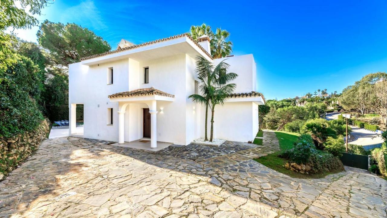 4 Bdrms Charming 3 Palms In Elviria, Sea Views! Villa