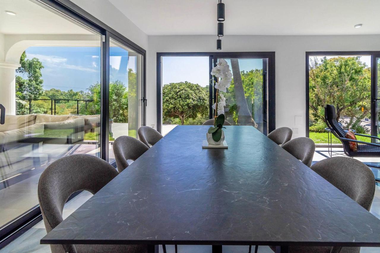 4 Bdrms Charming 3 Palms In Elviria, Sea Views! *