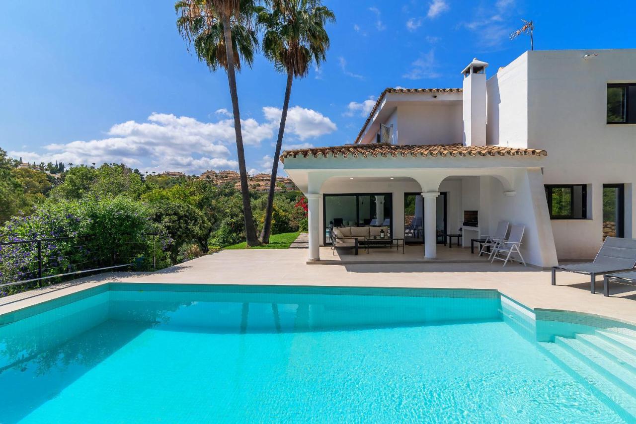 4 Bdrms Charming 3 Palms In Elviria, Sea Views! Villa *